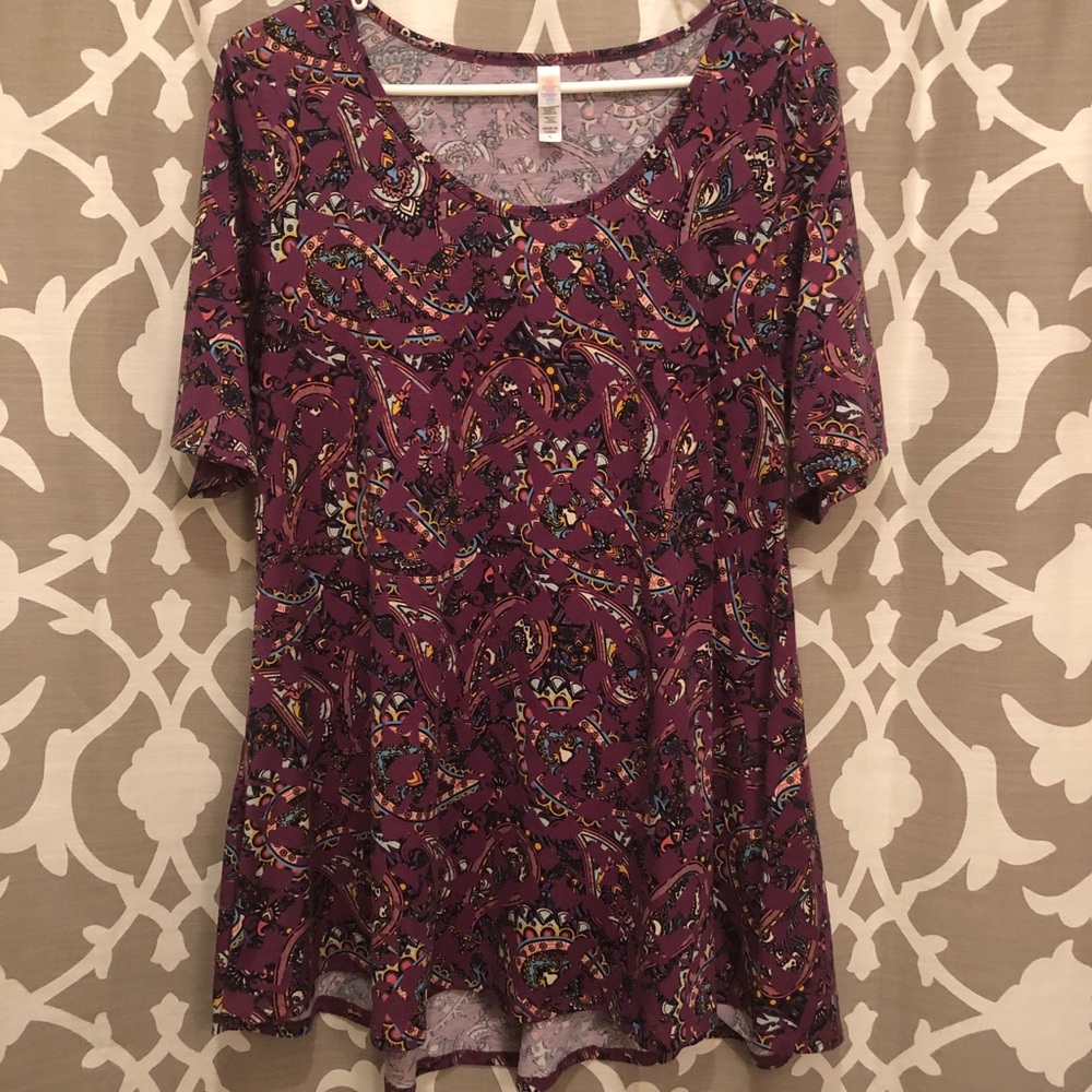 LuLaRoe Perfect Tee • XL